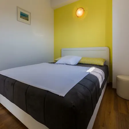 Lovor Lägenhet *
